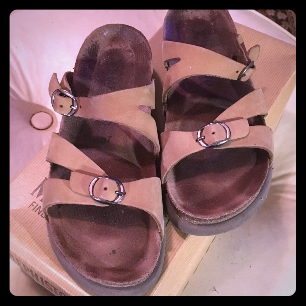 Mephisto brand Size 7 leather sandals